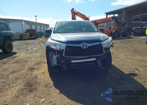 2015 Toyota Highlander Le Plus V6/Le V6 z USA, uszkodzony, nr VIN 5TDZKRFH6FS070806